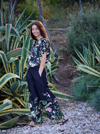 Black Colour - Zennia Bluse - Black Flower
