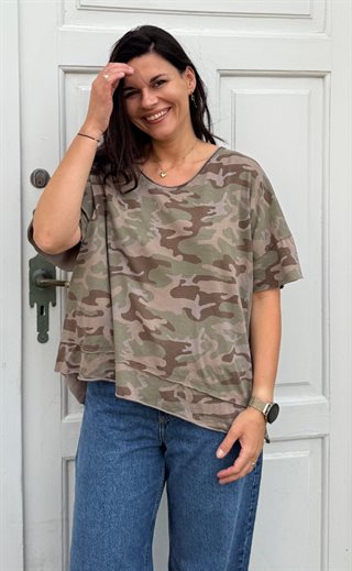 Marta - Harper T-shirt - Green Camo - Onesize