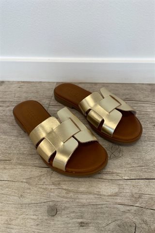 Pavement - Aline Sandal - Gold 